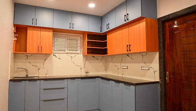 Two-Tone Kitchen Marble Backsplash