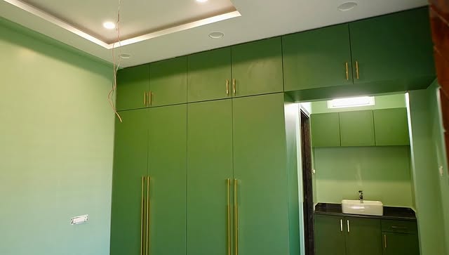 Green Wardrobe Suite